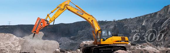 雷沃FR370挖掘机助力贵州高速公路建设