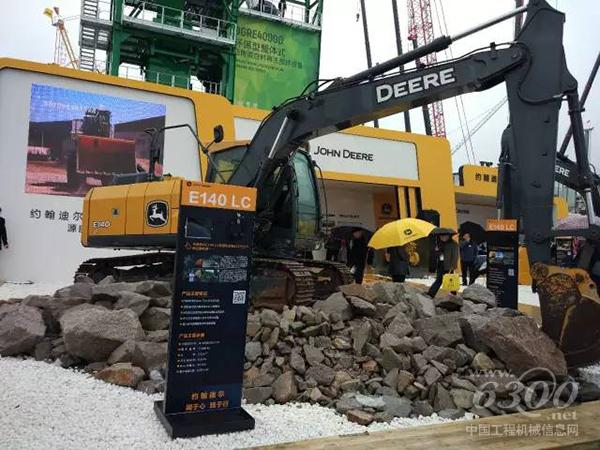 约翰迪尔E140LC小型<a href=//product.d1cm.com/wajueji/ target=_blank>挖掘机</a>样机