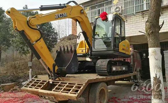山重建机<a href=//product.d1cm.com/wajueji/ target=_blank>挖掘机</a>“出嫁”