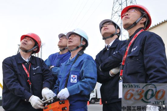 工程师对东京电力操作人员进行培训