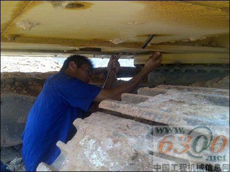 力士德,挖掘机,服务