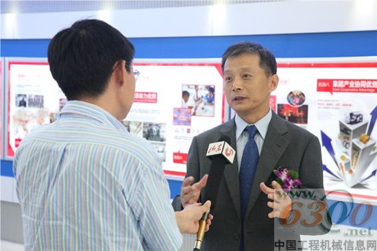 山重建机,挖掘机