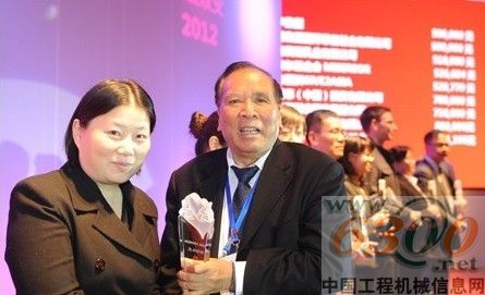 卡特彼勒,基金,慈善,