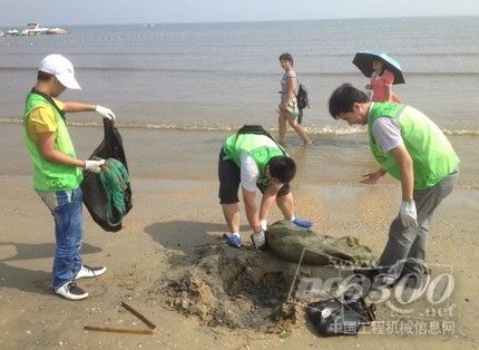 DISD义工烟大海滩环保行 관련 사진